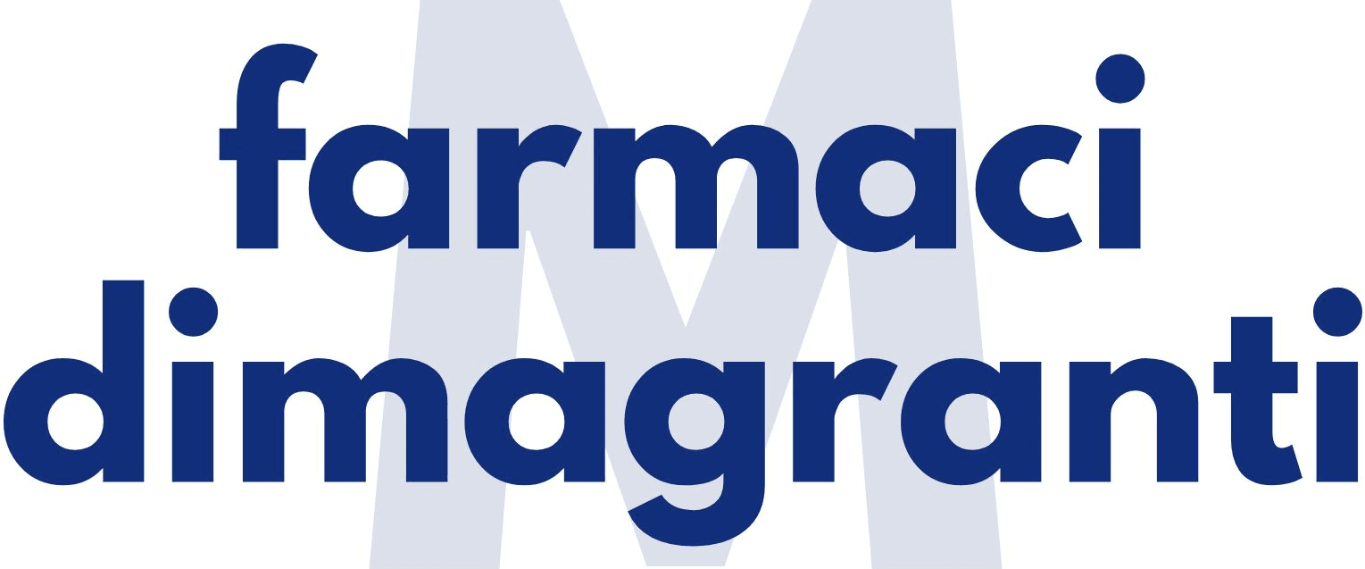 logo blu con una M in trasparenza e il testo sopra 